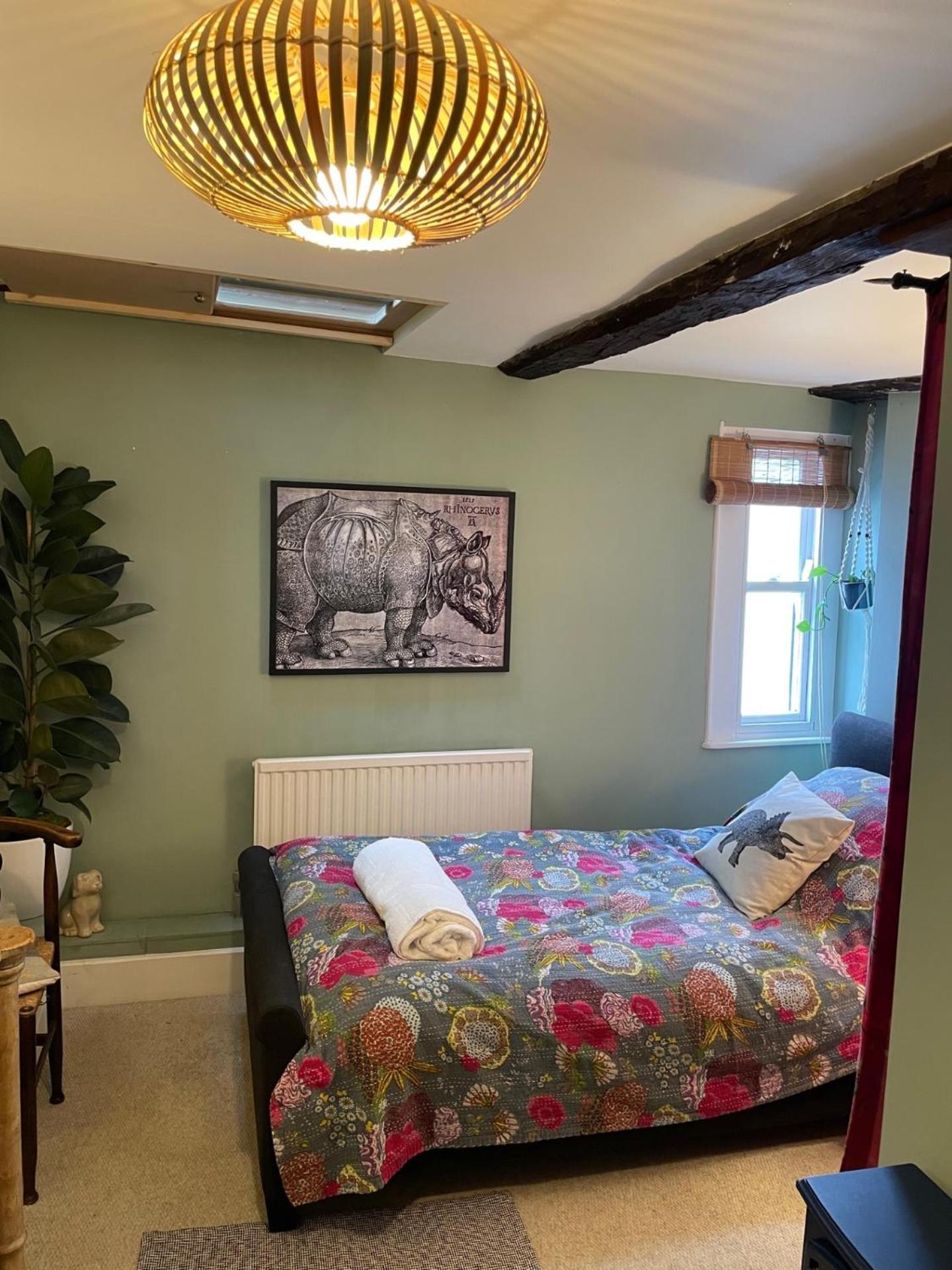 The Totnes Guest House. Upstairs At Zappa'S Exteriör bild