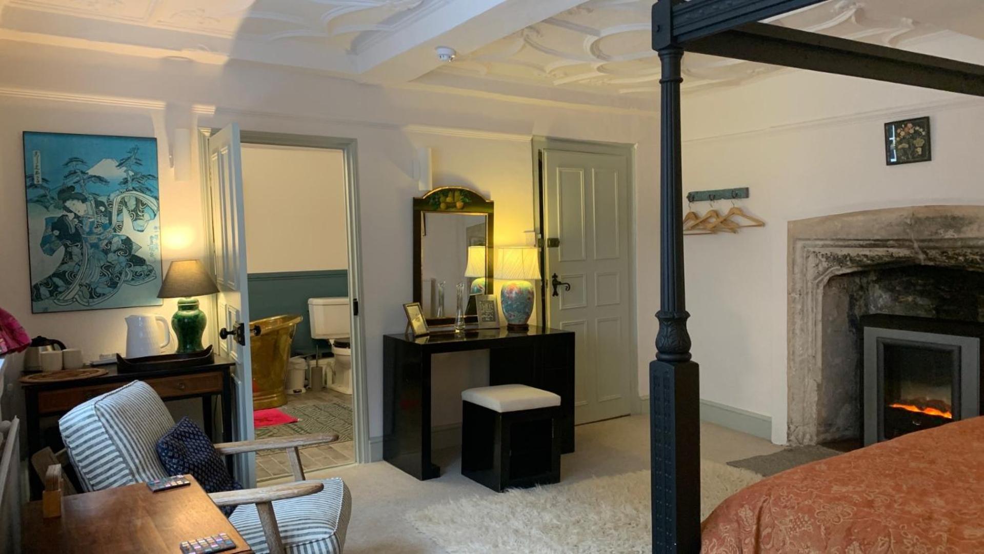 The Totnes Guest House. Upstairs At Zappa'S Exteriör bild
